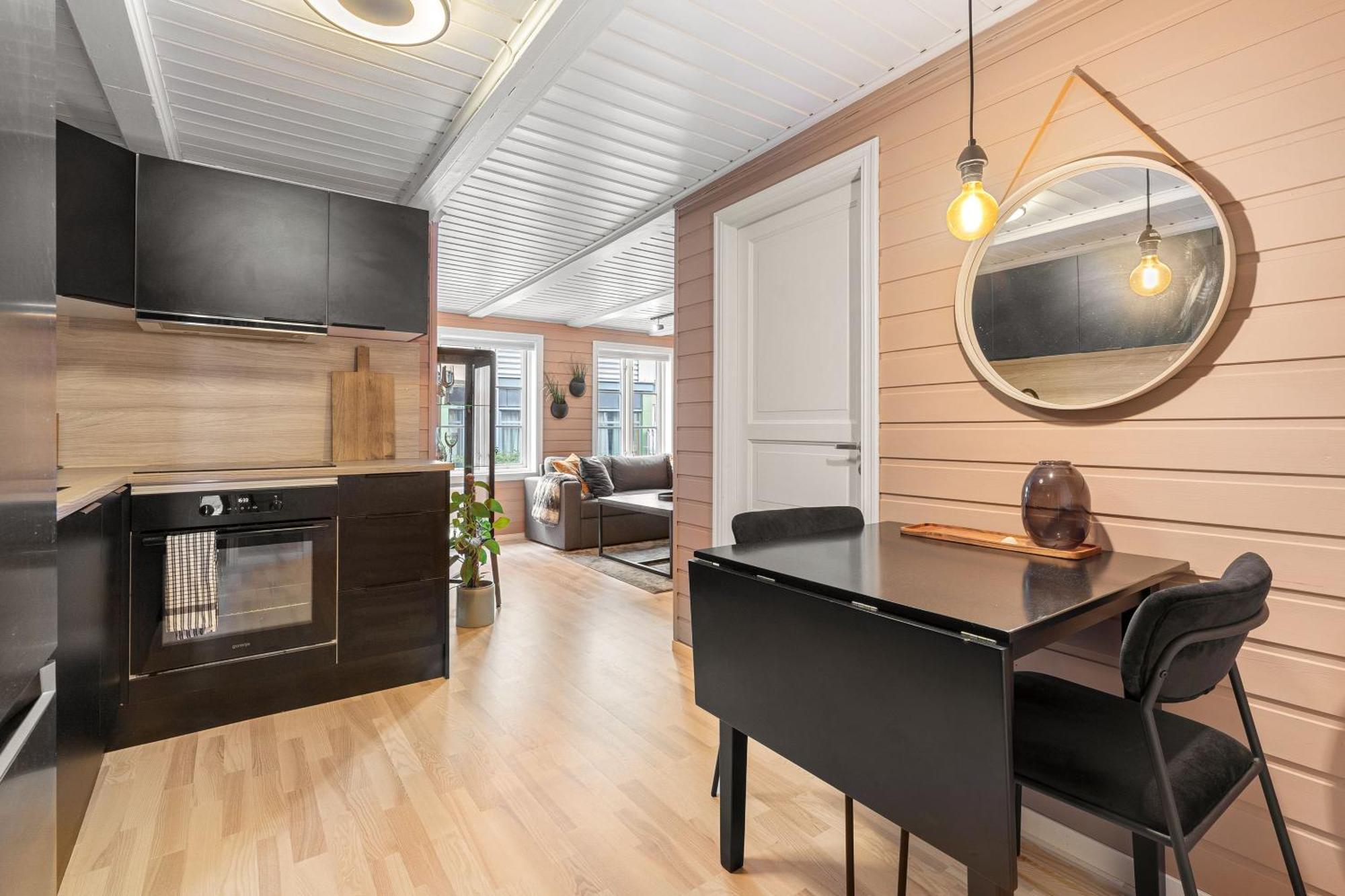 Arctic Homes - Red Polar House Tromso Ngoại thất bức ảnh